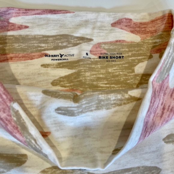 Old Navy Active Powerchill Extra High-Rise Bike Short - Pink Camo SP - Picture 3 of 3